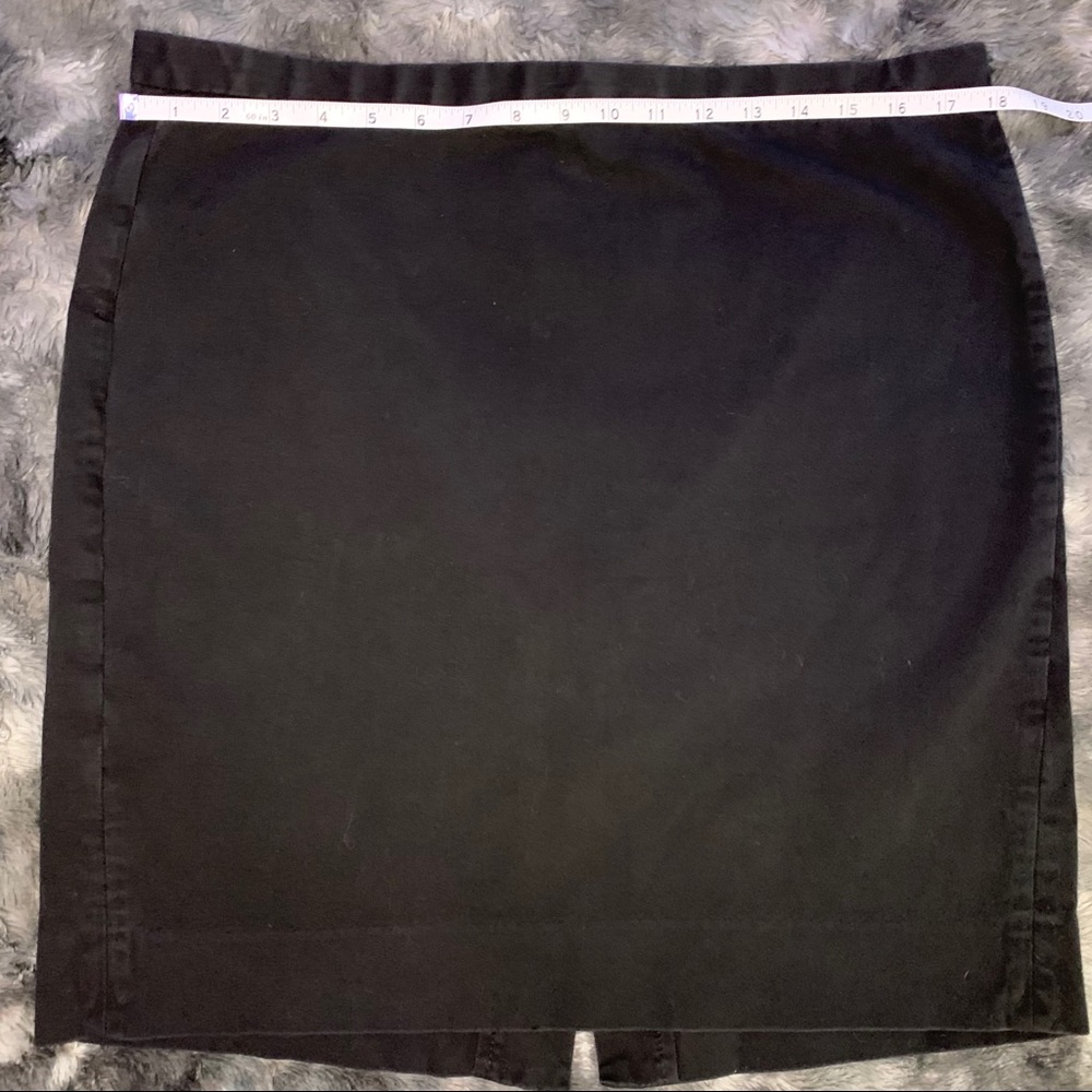 GAP FITTED CLASSIC BLACK SKIRT